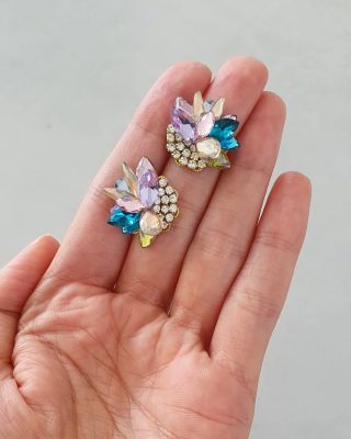 Mini ručně vyrobené náušnice Siara v barevném provedení. Poštovné máte po celé ČR ZDARMA #mini #mininausnice #sperky #bizu...