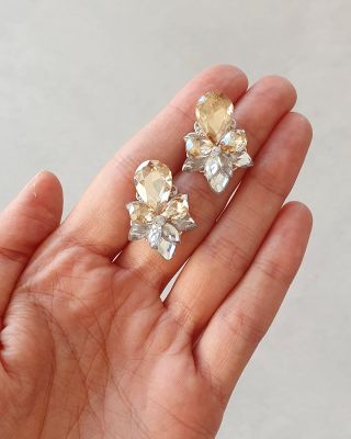 Mini náušnice Chloe. Jak jinak než ručně vyrobené. Poštovné máte po celé ČR ZDARMA #mininausnice #laska #spolu #tabor...